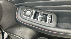 MG Hs 1.5 T-GDI Exclusive 5dr DCT Petrol Hatchback